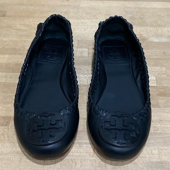Tory Burch Minnie Travel Black Leather Flats Size 6 M Big Logo Ballet Slip On - Picture 12 of 13